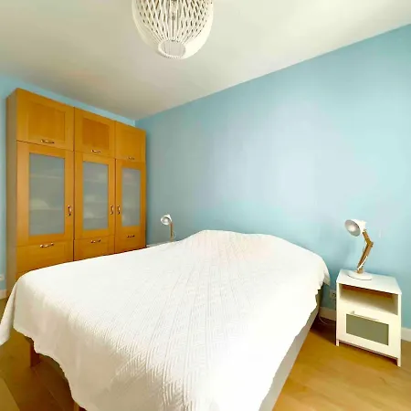 Daire Spacious 4p Madeleine Department Stores *